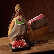 Il Pregiutto - prosciutto nazionale con osso